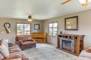 Black Hills Family Home Close to Hiking Trails!